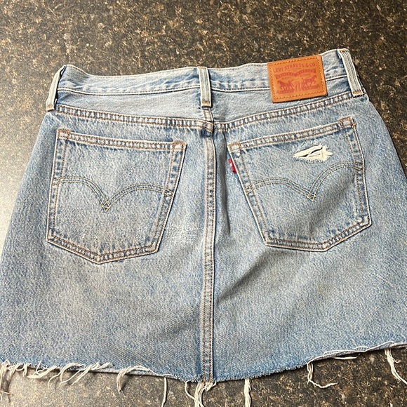 Levi’s mini skirt - Picture 2 of 3